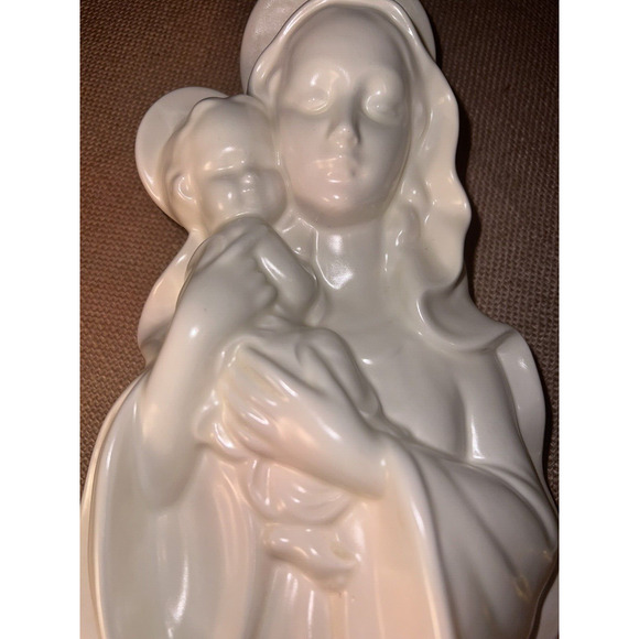 Virgin Mary &Jesus Bisque Porcelain 10" Figurine--Vintage and Beautiful - Picture 11 of 11